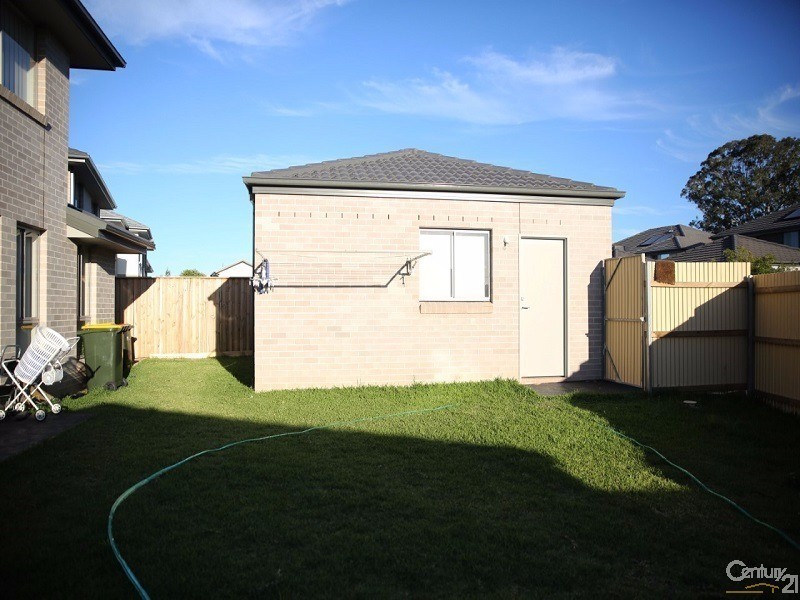 5 Treacy Street, Middleton Grange NSW 2171