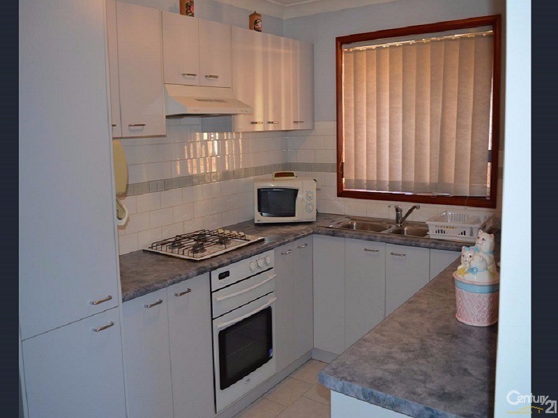 52 Sunny Place, St Johns Park NSW 2176