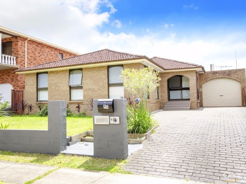 9 Dandenong Close, Bossley Park NSW 2176