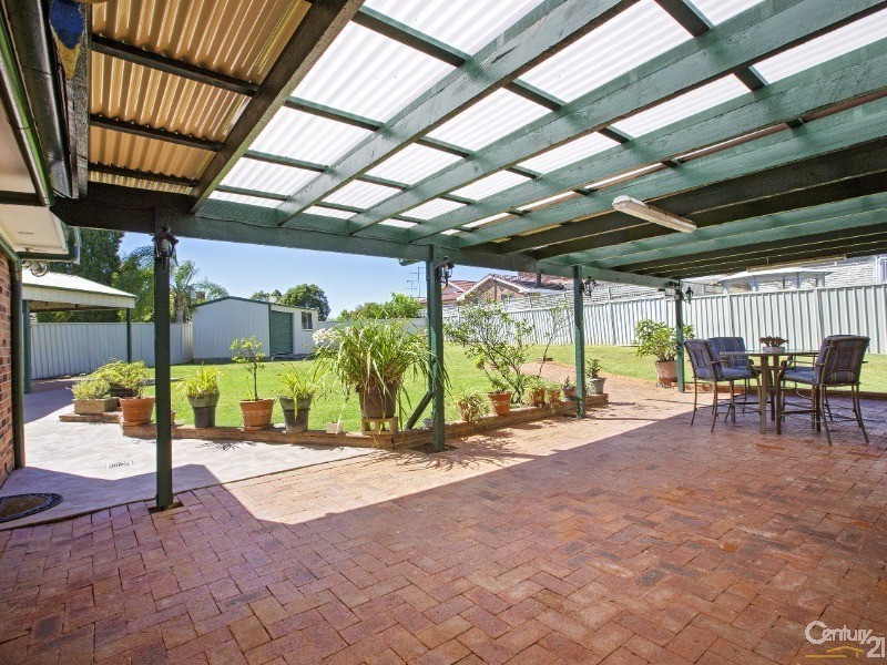 11 Wallaby Close, Bossley Park NSW 2176