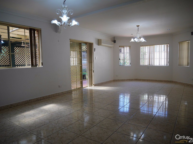 3a  Webb Close, Edensor Park NSW 2176