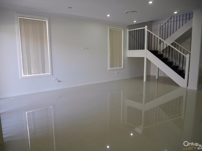 18 Kingsford Smith Avenue, Middleton Grange NSW 2171