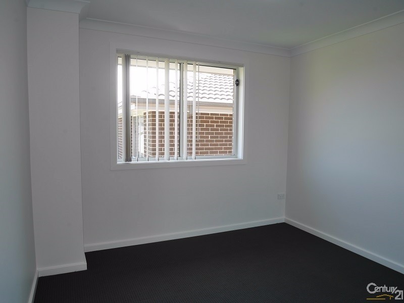 18 Kingsford Smith Avenue, Middleton Grange NSW 2171