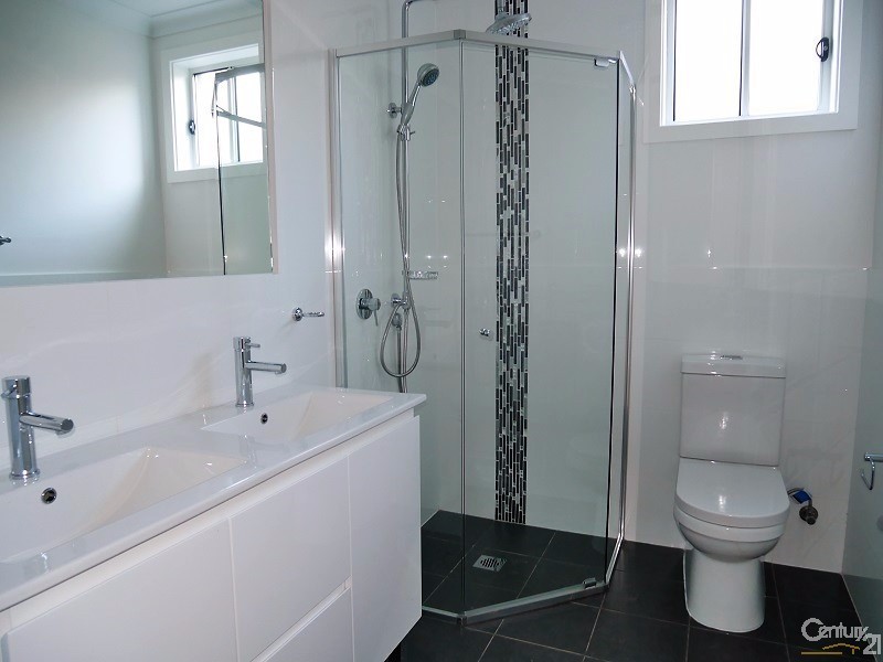 18 Kingsford Smith Avenue, Middleton Grange NSW 2171