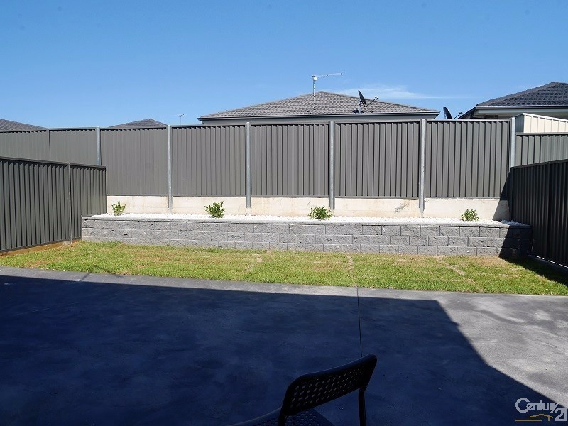 18 Kingsford Smith Avenue, Middleton Grange NSW 2171