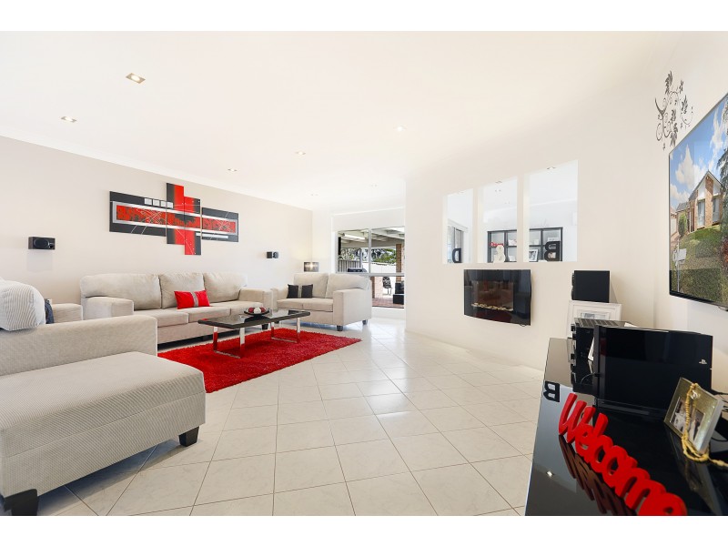 14 Lyrebird Crescent, Green Valley NSW 2168