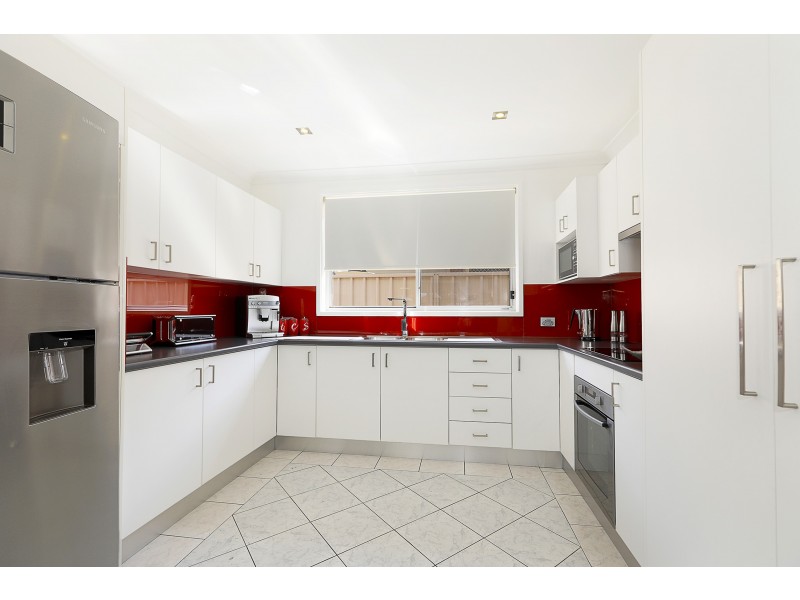 14 Lyrebird Crescent, Green Valley NSW 2168