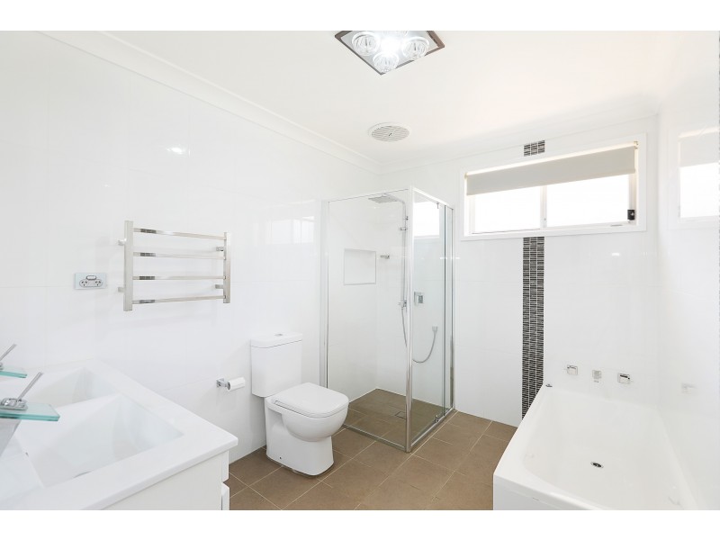 14 Lyrebird Crescent, Green Valley NSW 2168