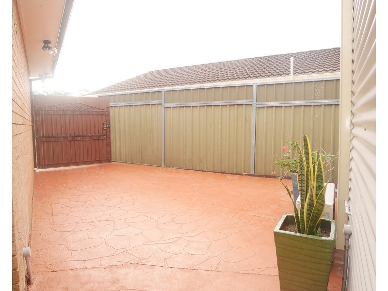 8A Ernst Place, Edensor Park NSW 2176