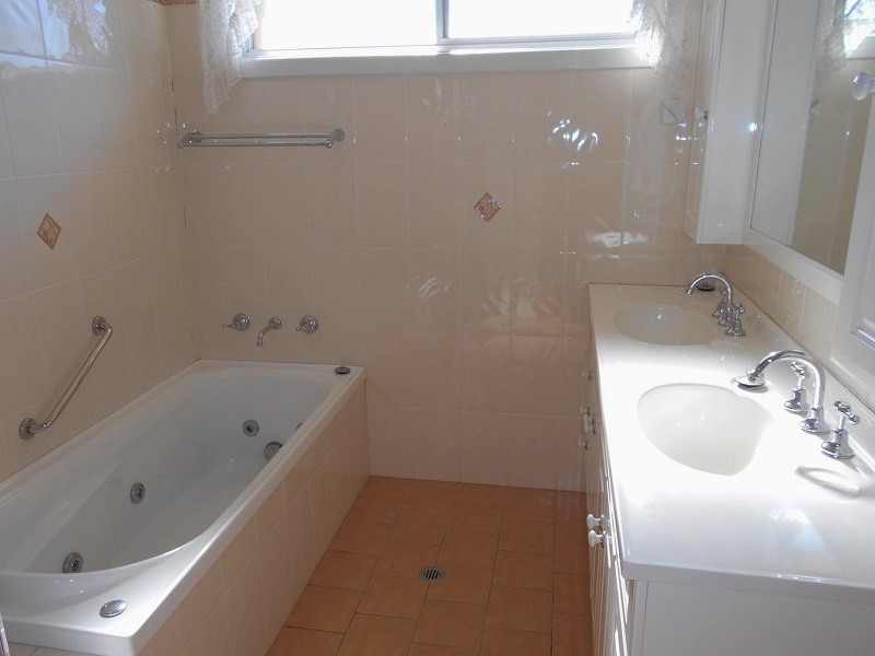 28 Palmerston Road, Fairfield West NSW 2165