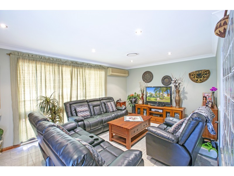 11 Simon Avenue, Bonnyrigg NSW 2177