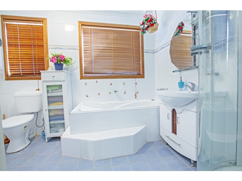 11 Simon Avenue, Bonnyrigg NSW 2177