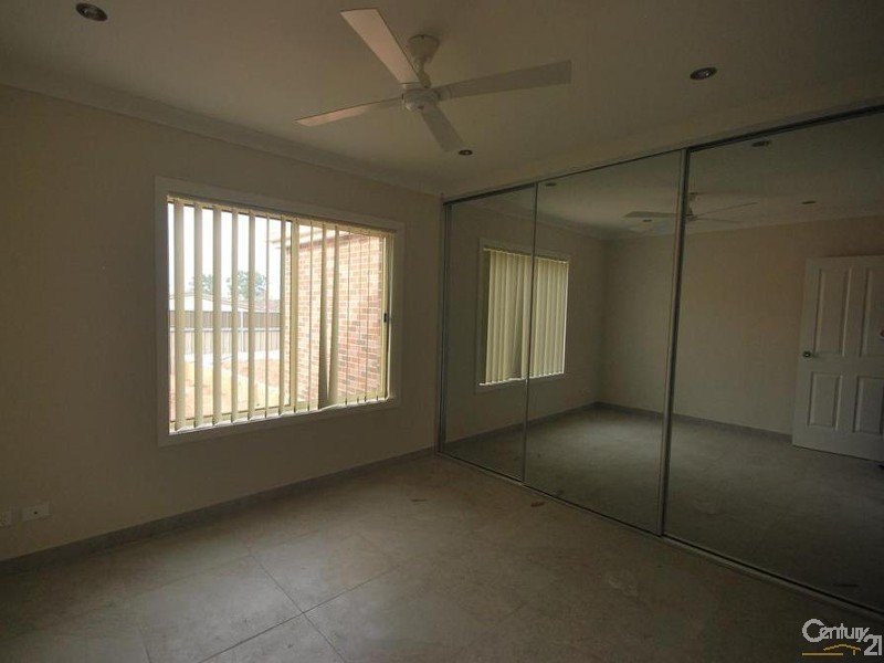 Edensor Park NSW 2176