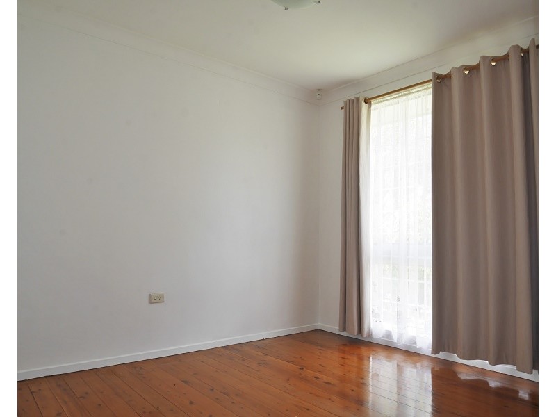 17 Broadmeadows Street, St Johns Park NSW 2176