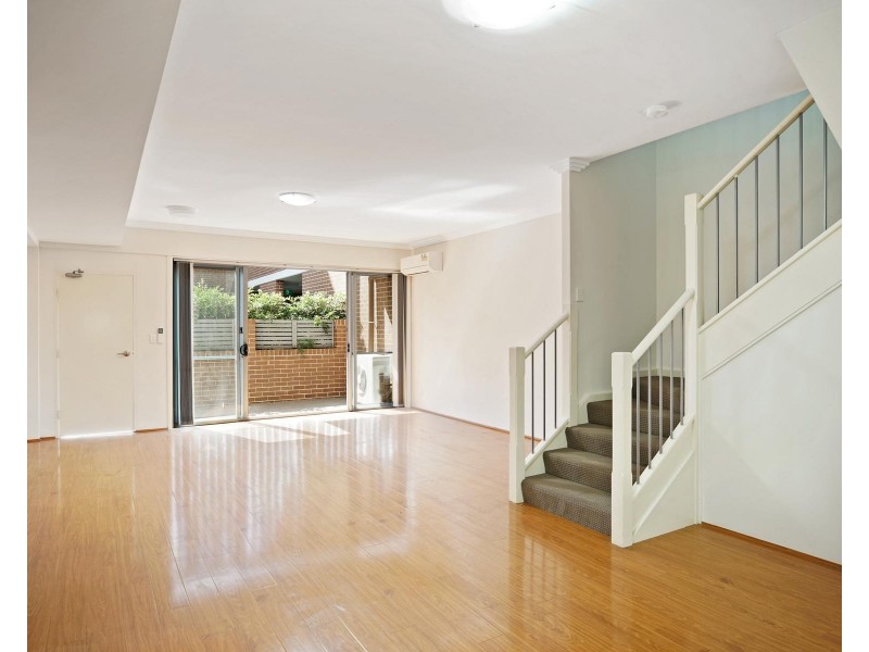 2/2 Kurrajong Road, Casula NSW 2170