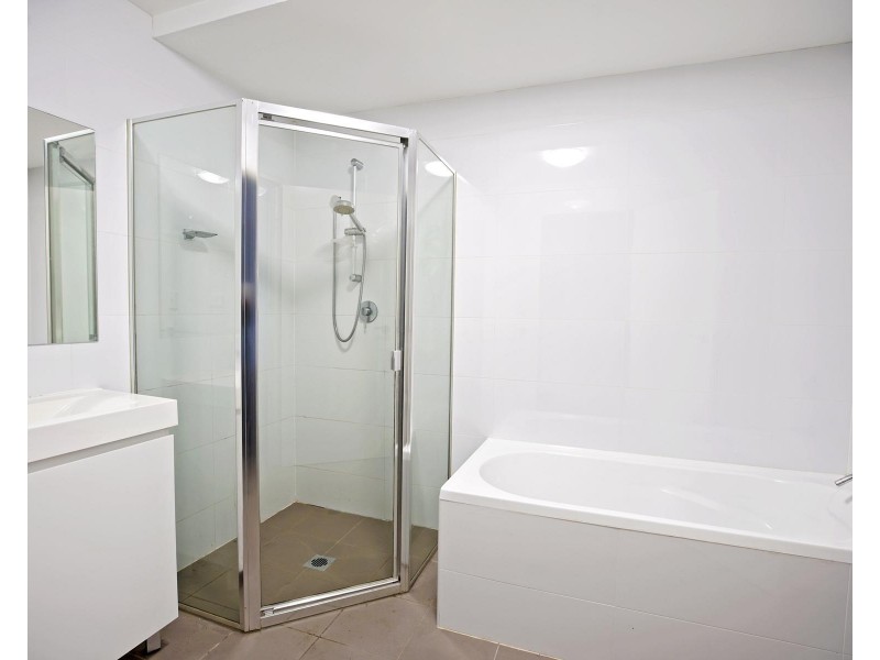 2/2 Kurrajong Road, Casula NSW 2170