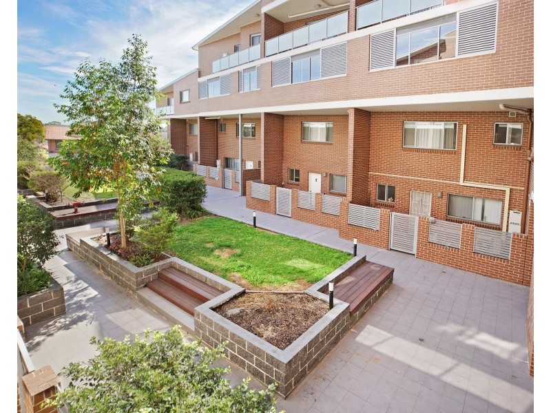 2/2 Kurrajong Road, Casula NSW 2170