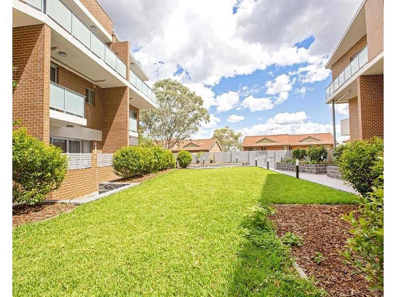 2/2 Kurrajong Road, Casula NSW 2170