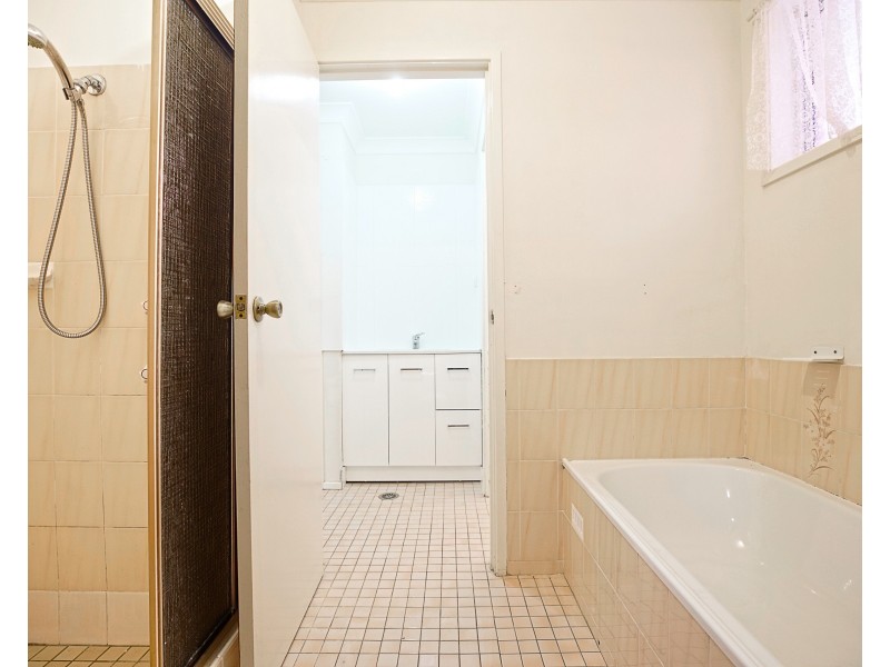 64 Kearns Ave, Kearns NSW 2558