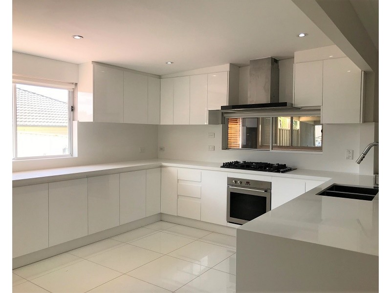 26 Lyrebird Crescent, Green Valley NSW 2168