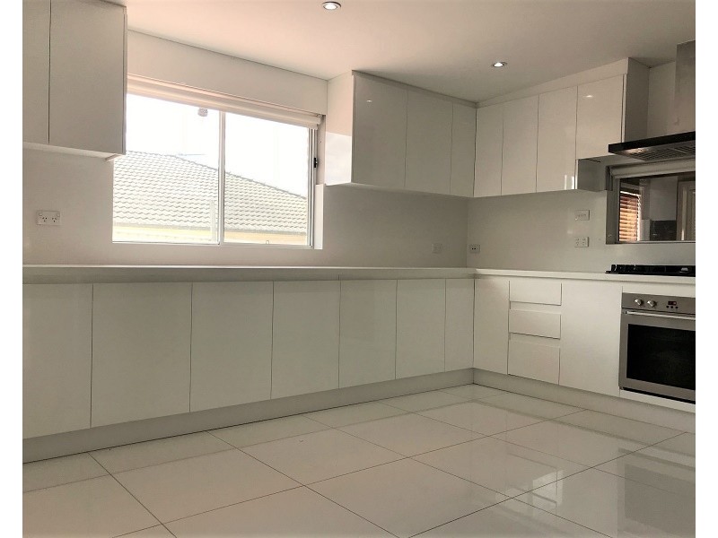 26 Lyrebird Crescent, Green Valley NSW 2168