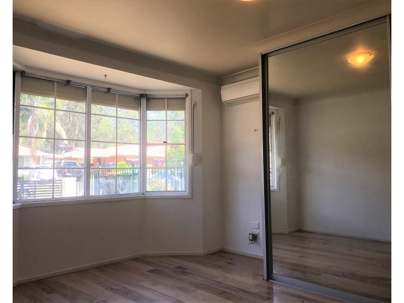 26 Lyrebird Crescent, Green Valley NSW 2168