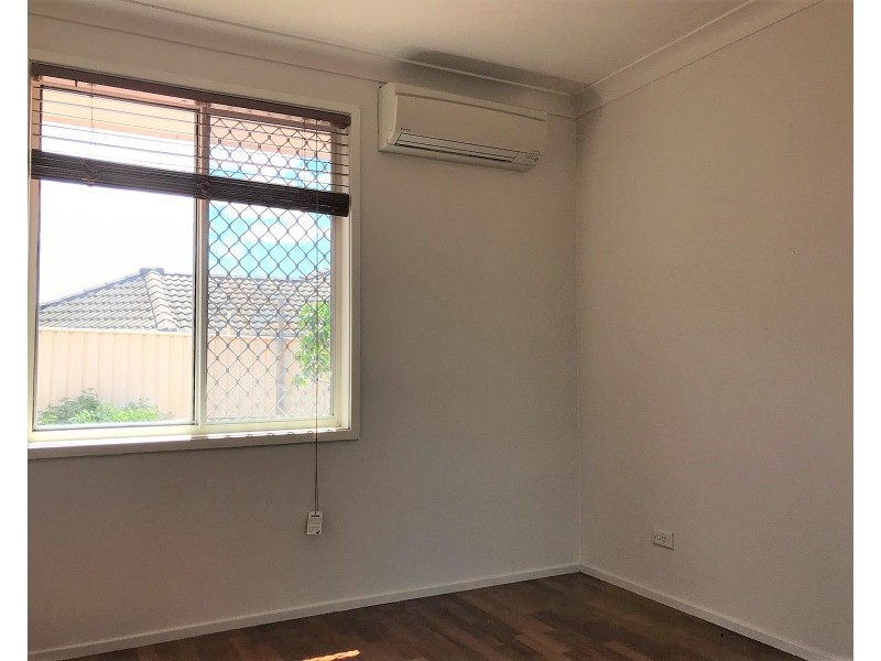 26 Lyrebird Crescent, Green Valley NSW 2168