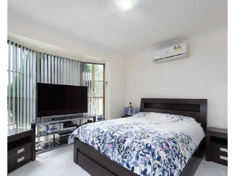 6 Powhatan Street, Greenfield Park NSW 2176