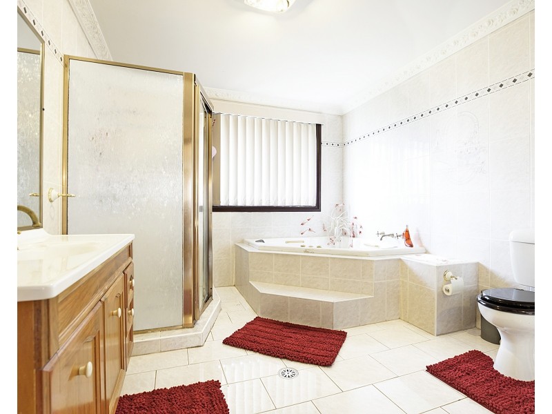 Edensor Park NSW 2176