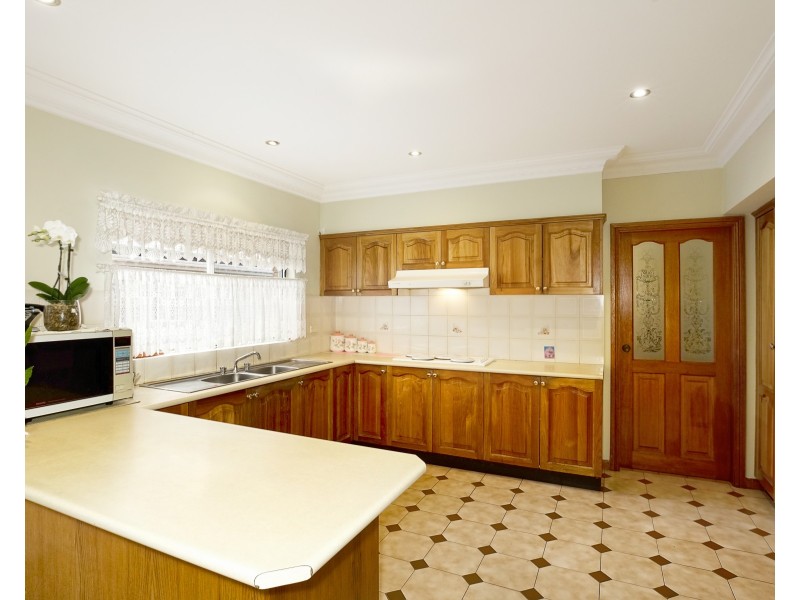 Edensor Park NSW 2176