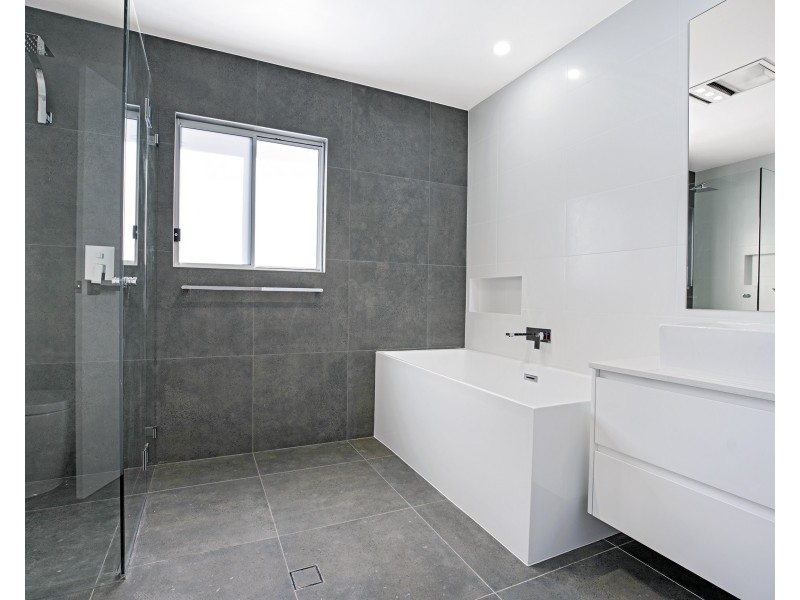 33 Sawsedge Avenue, Denham Court NSW 2565
