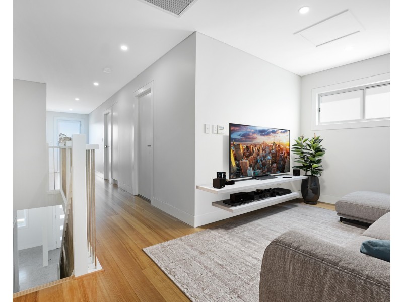33 Sawsedge Avenue, Denham Court NSW 2565