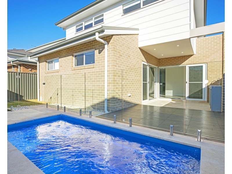 33 Sawsedge Avenue, Denham Court NSW 2565
