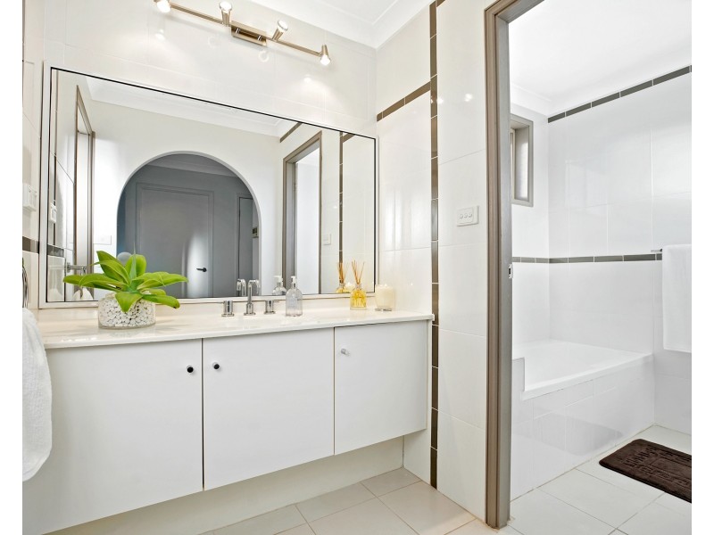 10 Norn Close, Greenfield Park NSW 2176