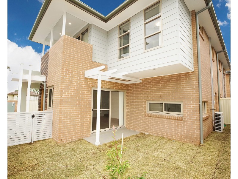 2 Blackwood Avenue, Casula NSW 2170