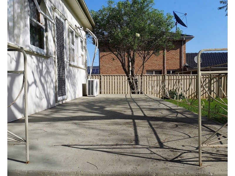 3 Wood Close, Green Valley NSW 2168