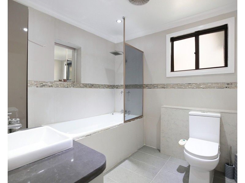 28 Raphael Street, Greenfield Park NSW 2176