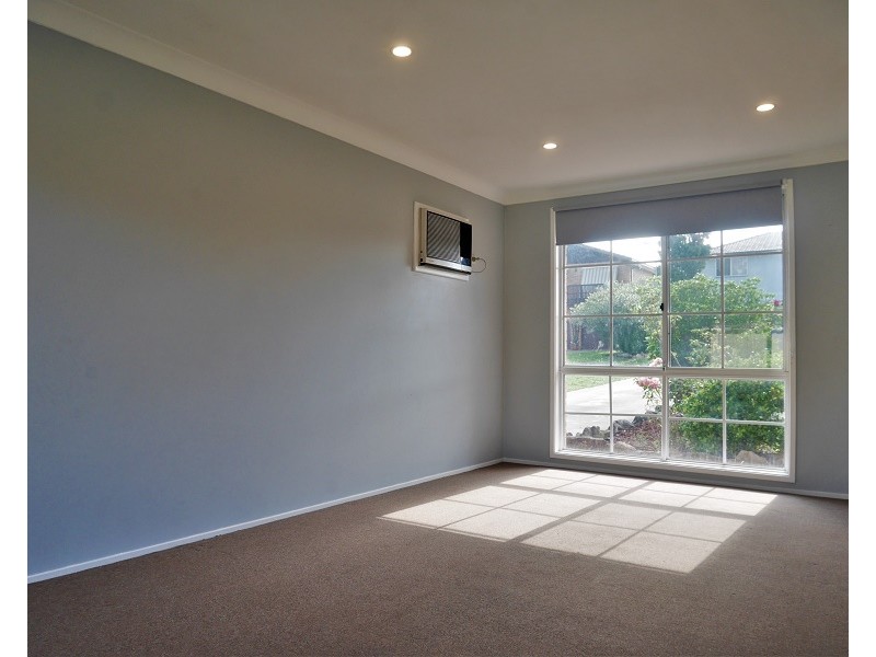 10 Hay Close, St Clair NSW 2759