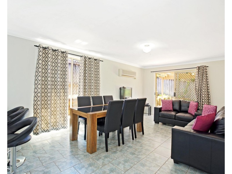 1A Whitsunday Circuit, Green Valley NSW 2168