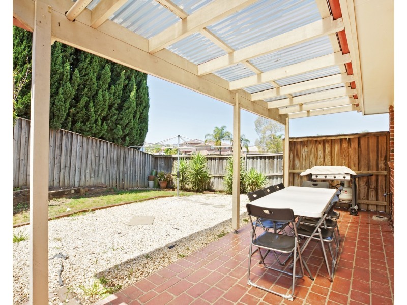 1A Whitsunday Circuit, Green Valley NSW 2168