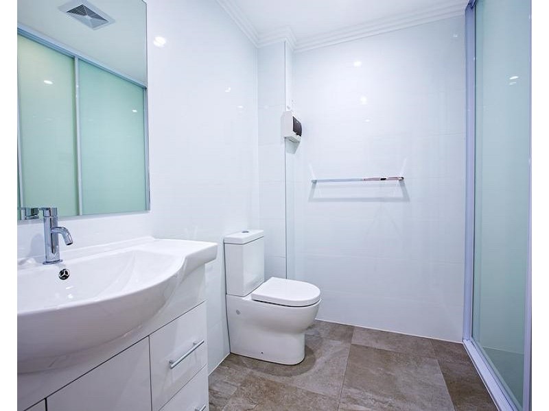 8/20 Old Glenfield Road, Casula NSW 2170