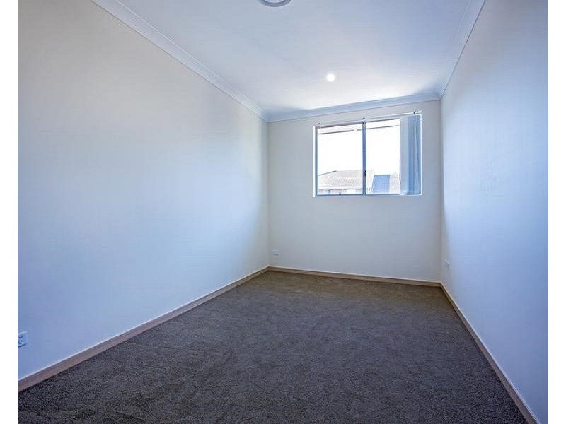 8/20 Old Glenfield Road, Casula NSW 2170