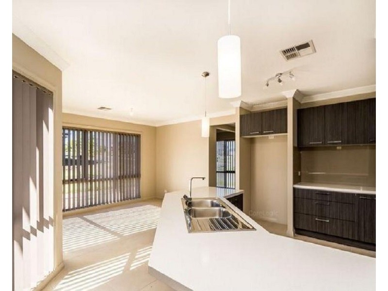 19 Buckingham Loop, Oran Park NSW 2570