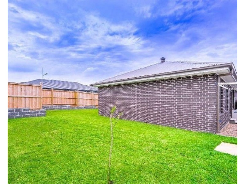 19 Buckingham Loop, Oran Park NSW 2570