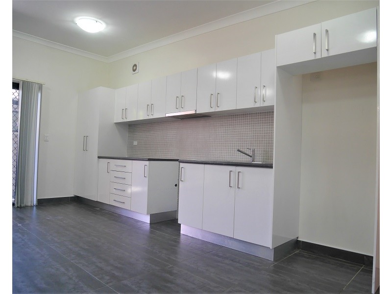 8b Railway Terrace, Granville NSW 2142