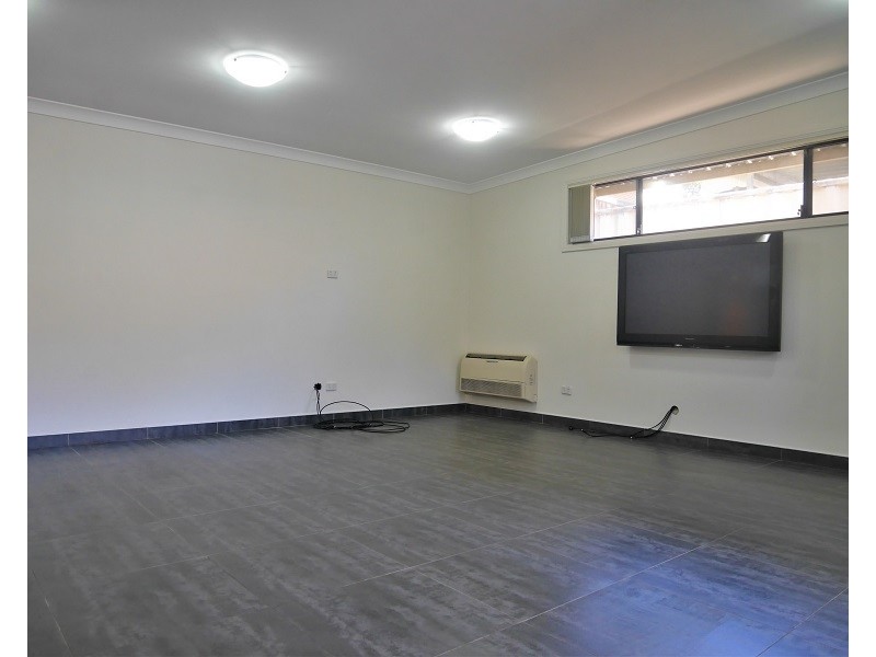 8b Railway Terrace, Granville NSW 2142