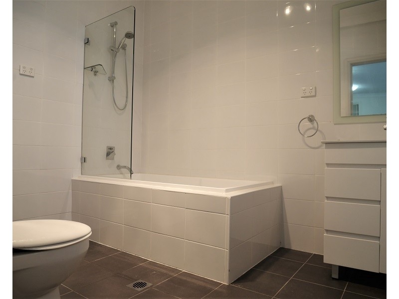 8b Railway Terrace, Granville NSW 2142