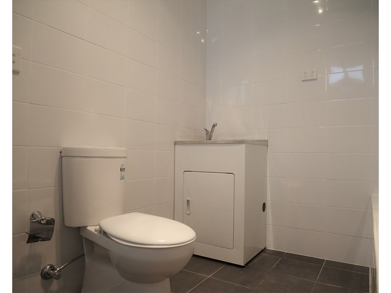 8b Railway Terrace, Granville NSW 2142