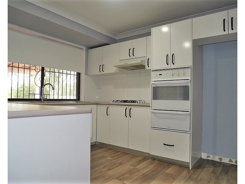 27 Natalie Crescent, Fairfield West NSW 2165