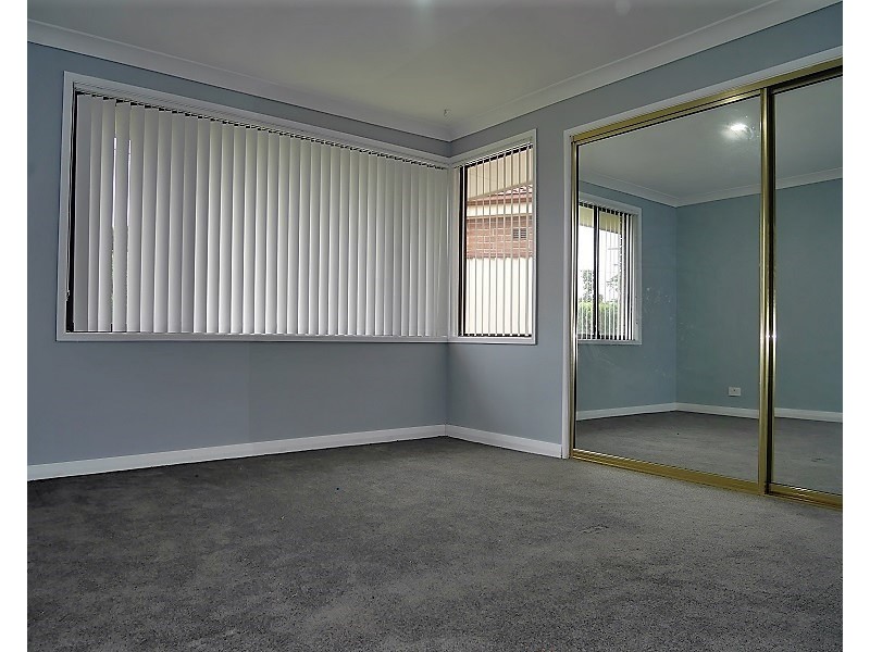 27 Natalie Crescent, Fairfield West NSW 2165